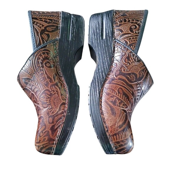 Dansko Womens Brown Tooled Leather Clogs Embossed Nursing US 9.5-10 Size 40 - Picture 5 of 7